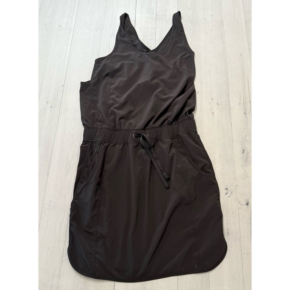 Patagonia women's lightweight black dress with‎ pockets size small.